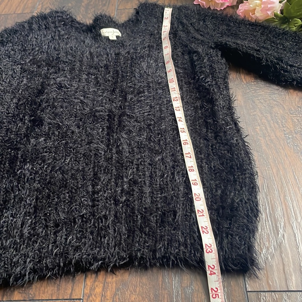 Soft cozy fuzzy sweater - Picture 6 of 6